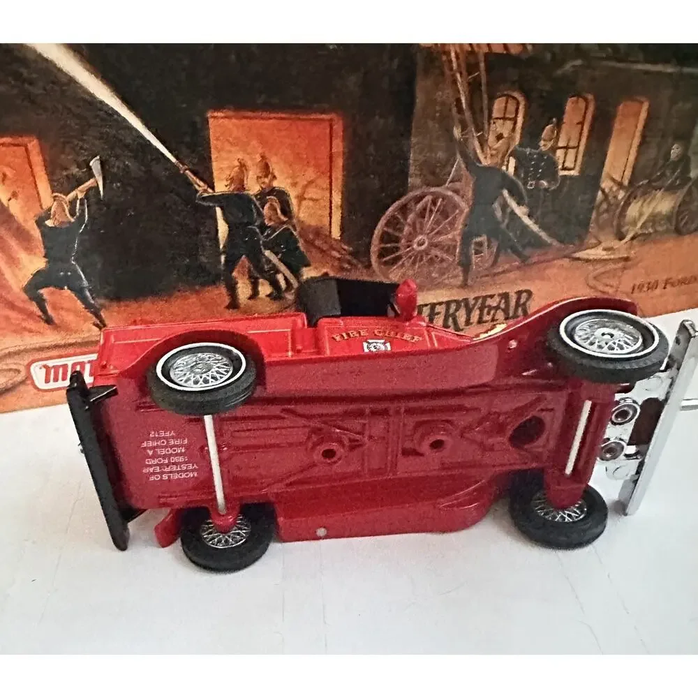 A23 Matchbox Yesteryear 1930 Ford Model A FDNY Battalion Fire Chief YFE12 New
